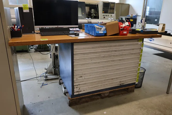 1 x Tisch mit Schrank Maße: 200 x 100 x 104 cm